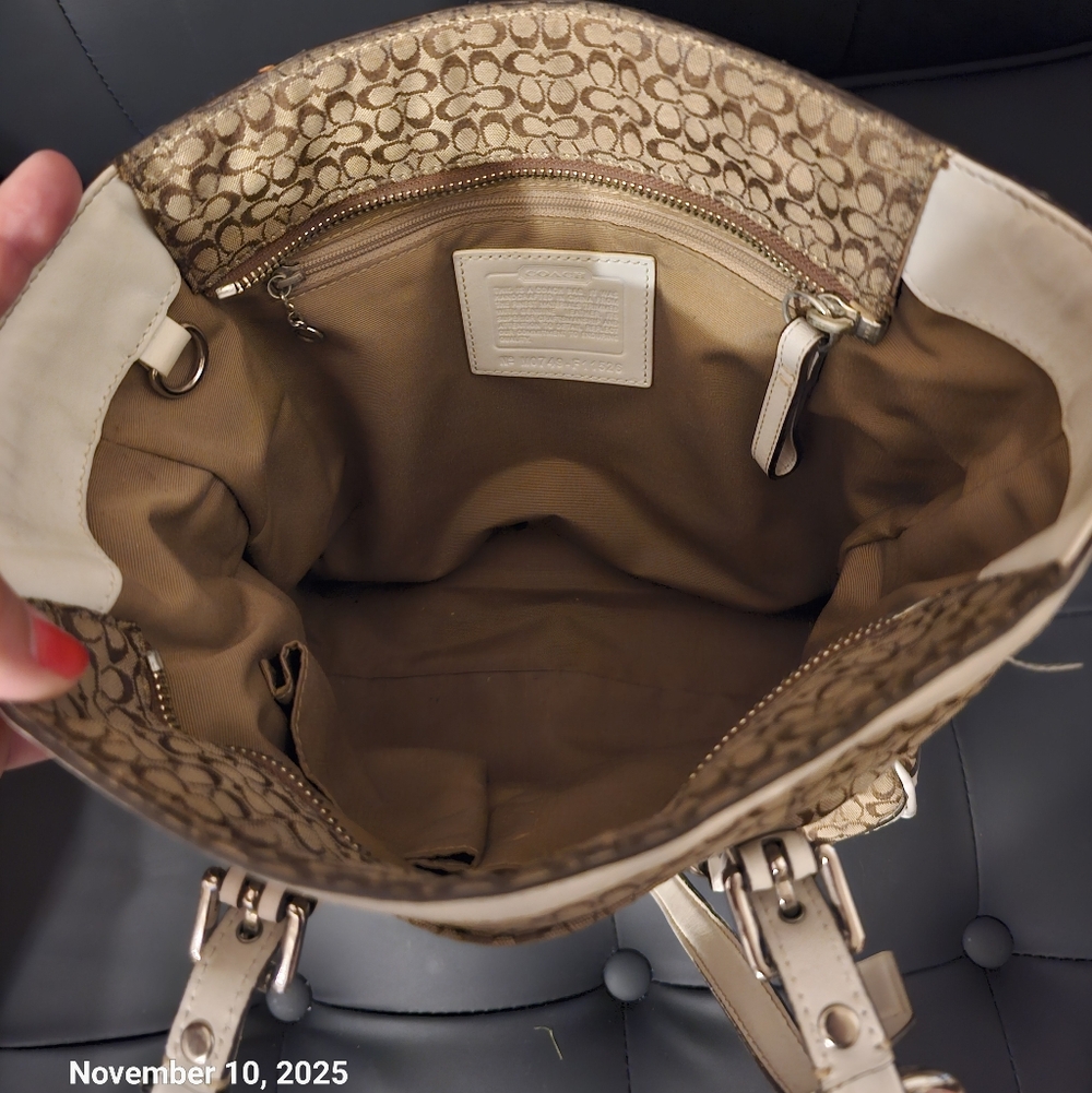 Coach Purse With Wallet - Picture 4 of 6
